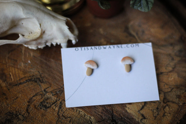 MUSHROOM STUD