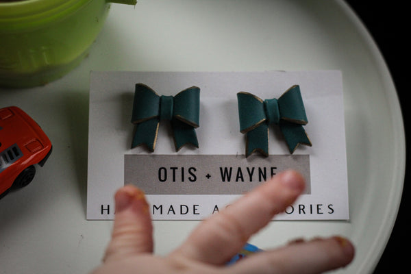 TEAL BOW
