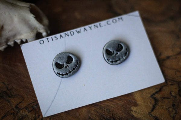 SKELETON STUD