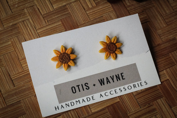 SUNFLOWER STUD