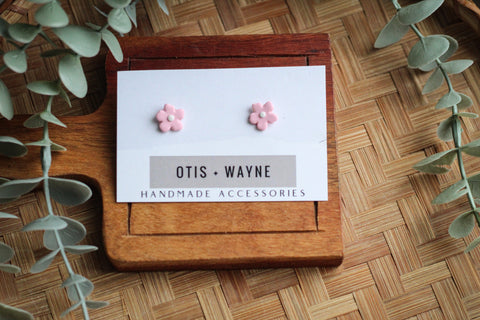 DAINTY PINK STUD