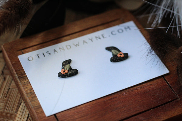 WITCH HAT STUD
