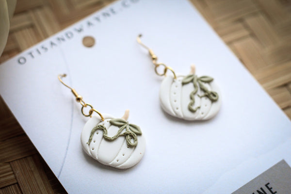 WHITE PUMPKIN