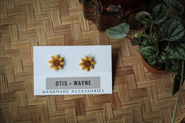 SUNFLOWER STUD