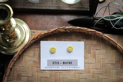 SMILEY STUD
