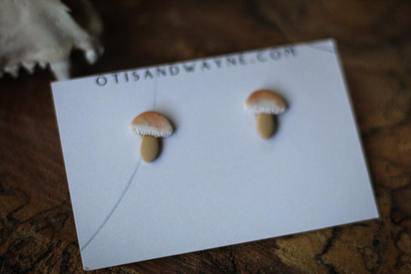 MUSHROOM STUD