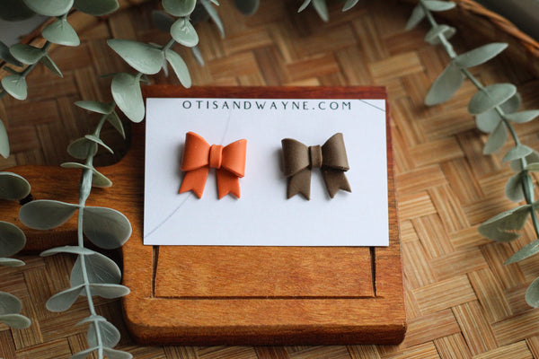 BROWN AND ORANGE BOWS