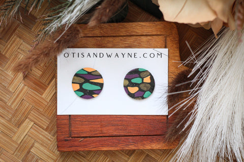 MULTICOLORED STATEMENT STUD