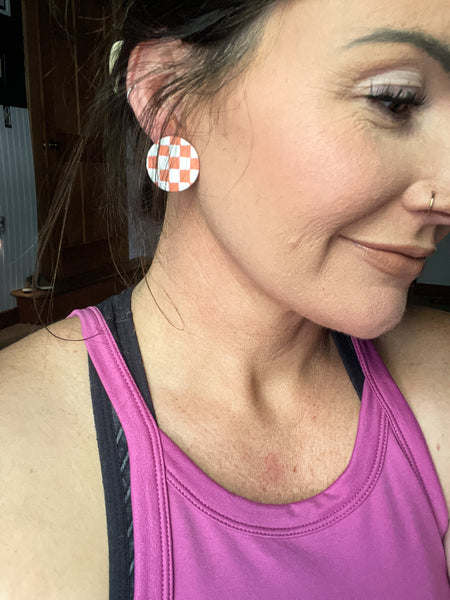 LARGE CHECKER STUD