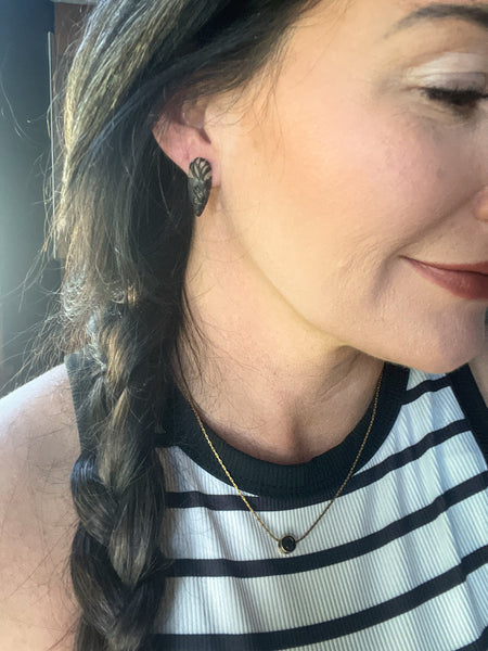 SMALL DAGGER STUD