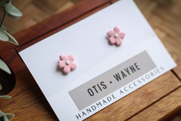 DAINTY PINK STUD