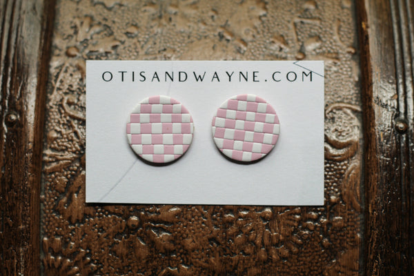 LARGE LIGHT PINK CHECKER