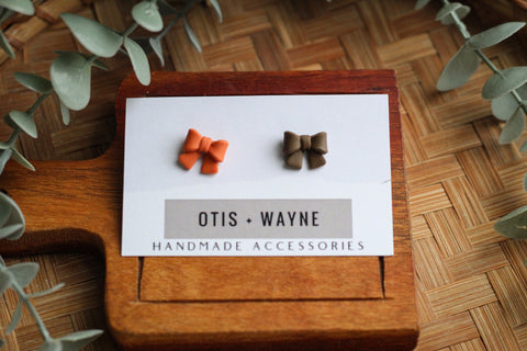 LITTLE ORANGE AND BROWN BOWS